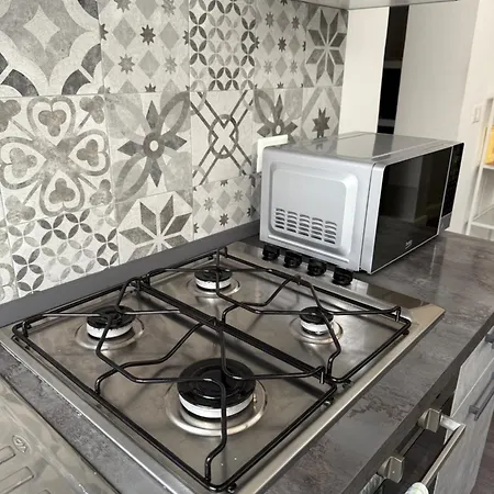Delucahome