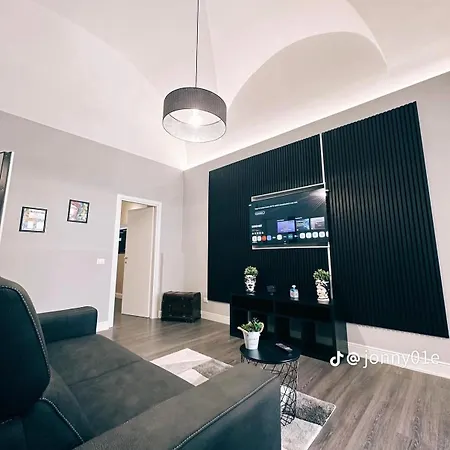 Delucahome Apartment *